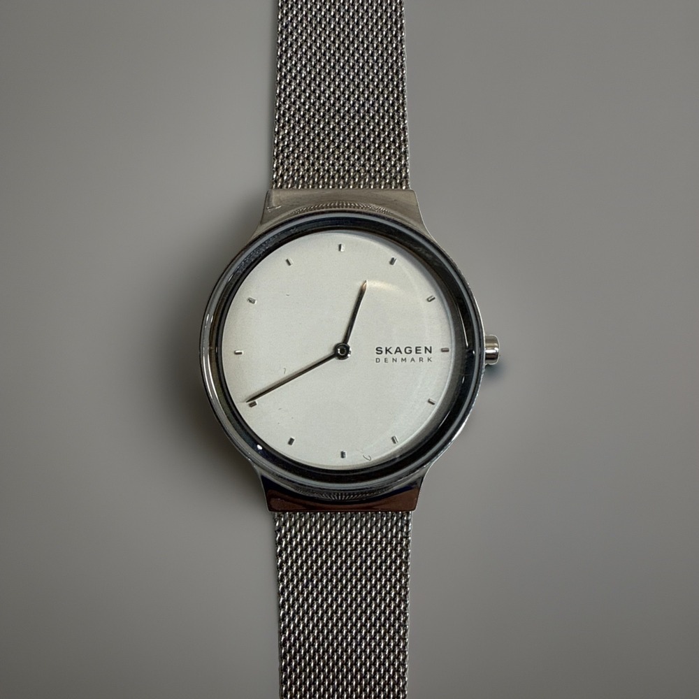 Skagen SKW2823 Freja Women's 34mm Silver Tone Milanese Mesh Band Watch New Batt